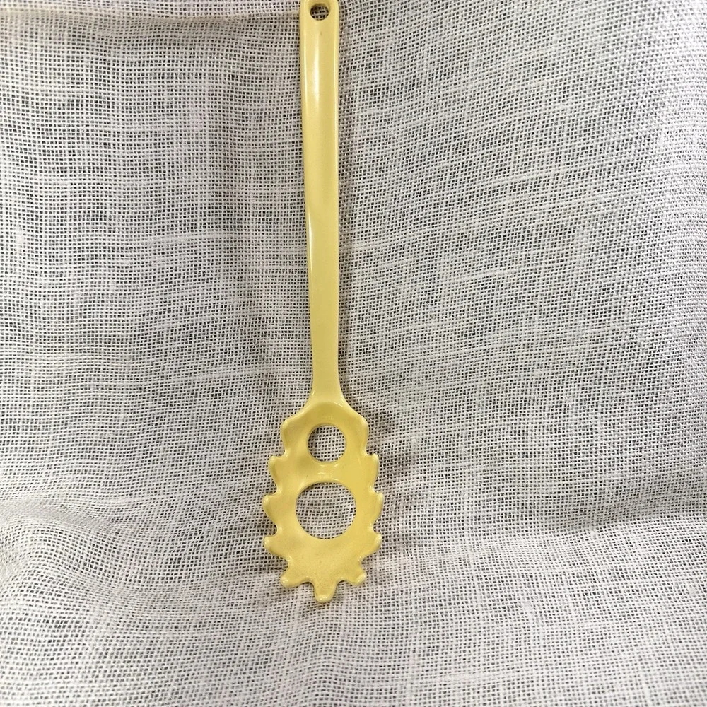 Vintage Trudeau Yellow Pasta Server Spaghetti Spoon Mid Cent 4005 Kitchen 1970s